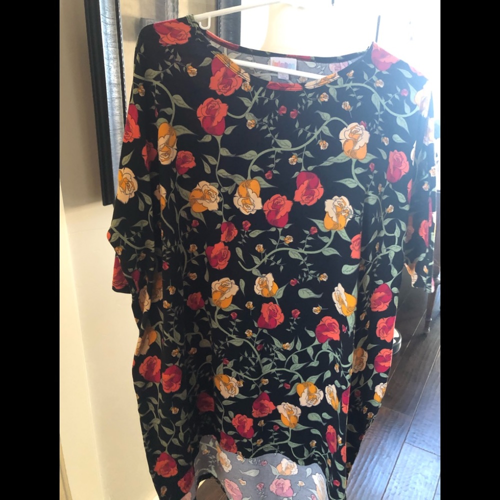 LuLaRoe classic Irma hi-lo tunic